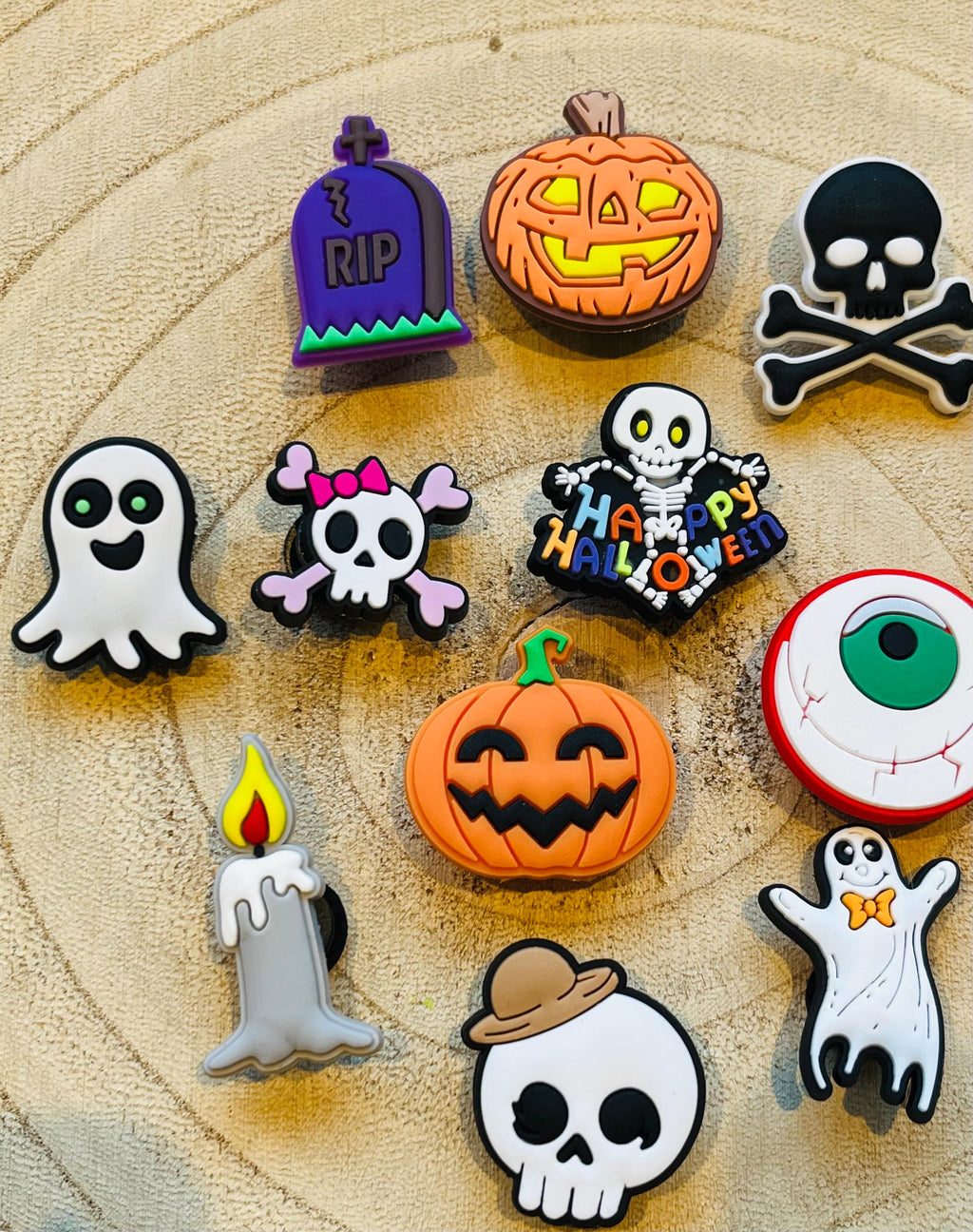 Halloween Croc Charms: Spooky Pumpkins, Ghosts, Witches - 13 Pack