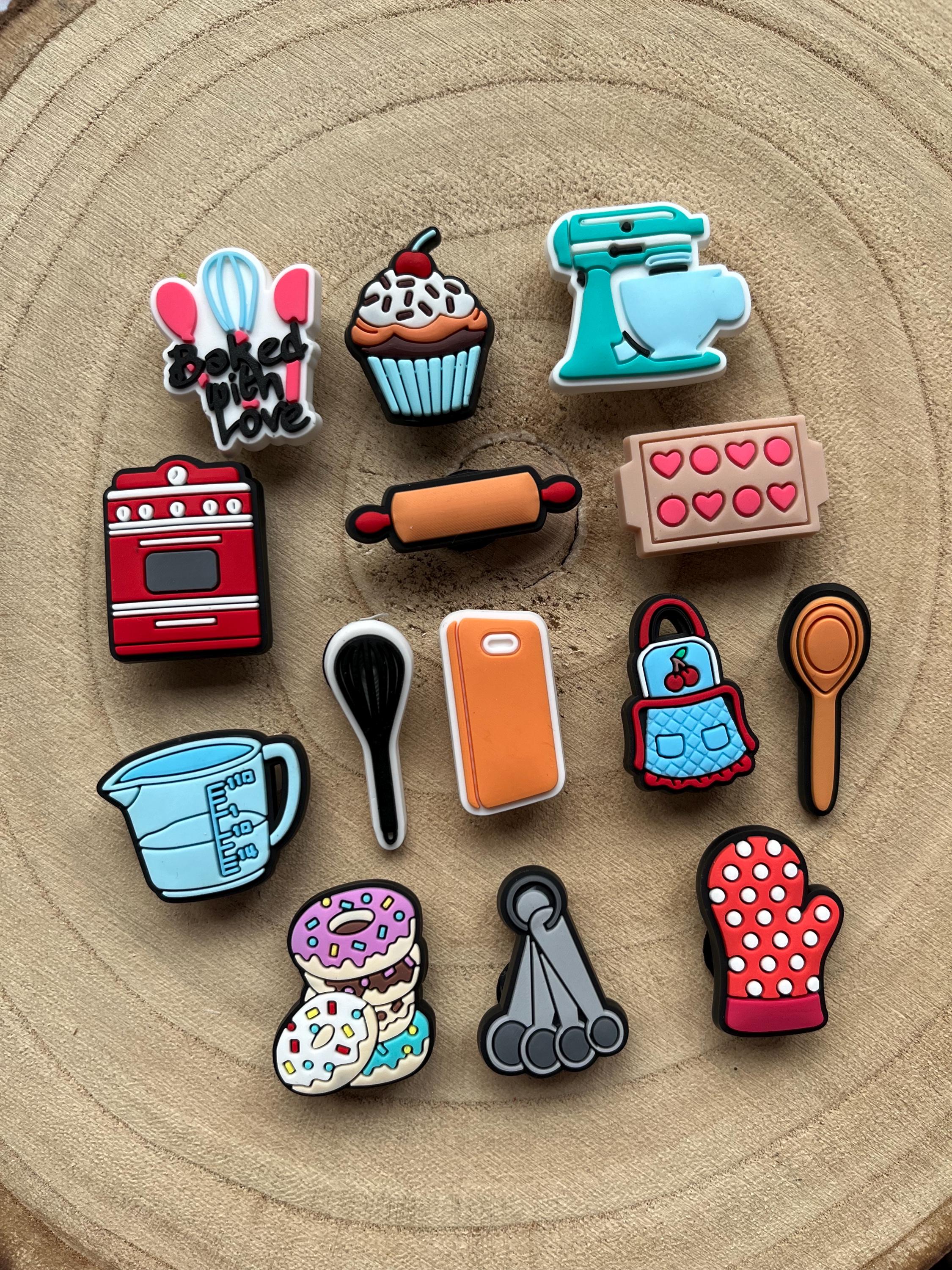 Baking Croc Charms: 14-Piece PVC Baker Gift Set