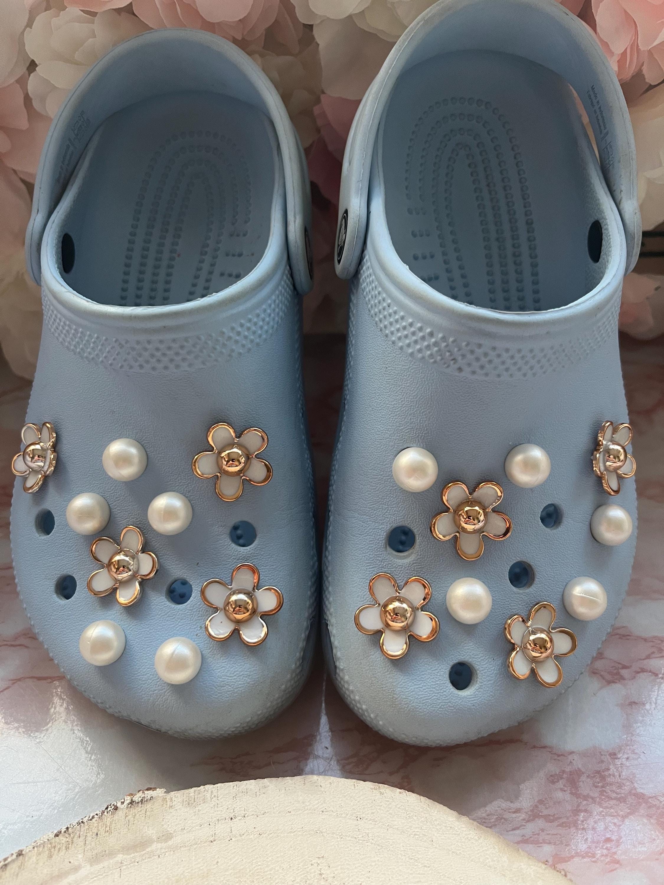 Set of Pretty Croc Charms | Set of 18 | Christmas Gifts | Flowers & Pearl Set