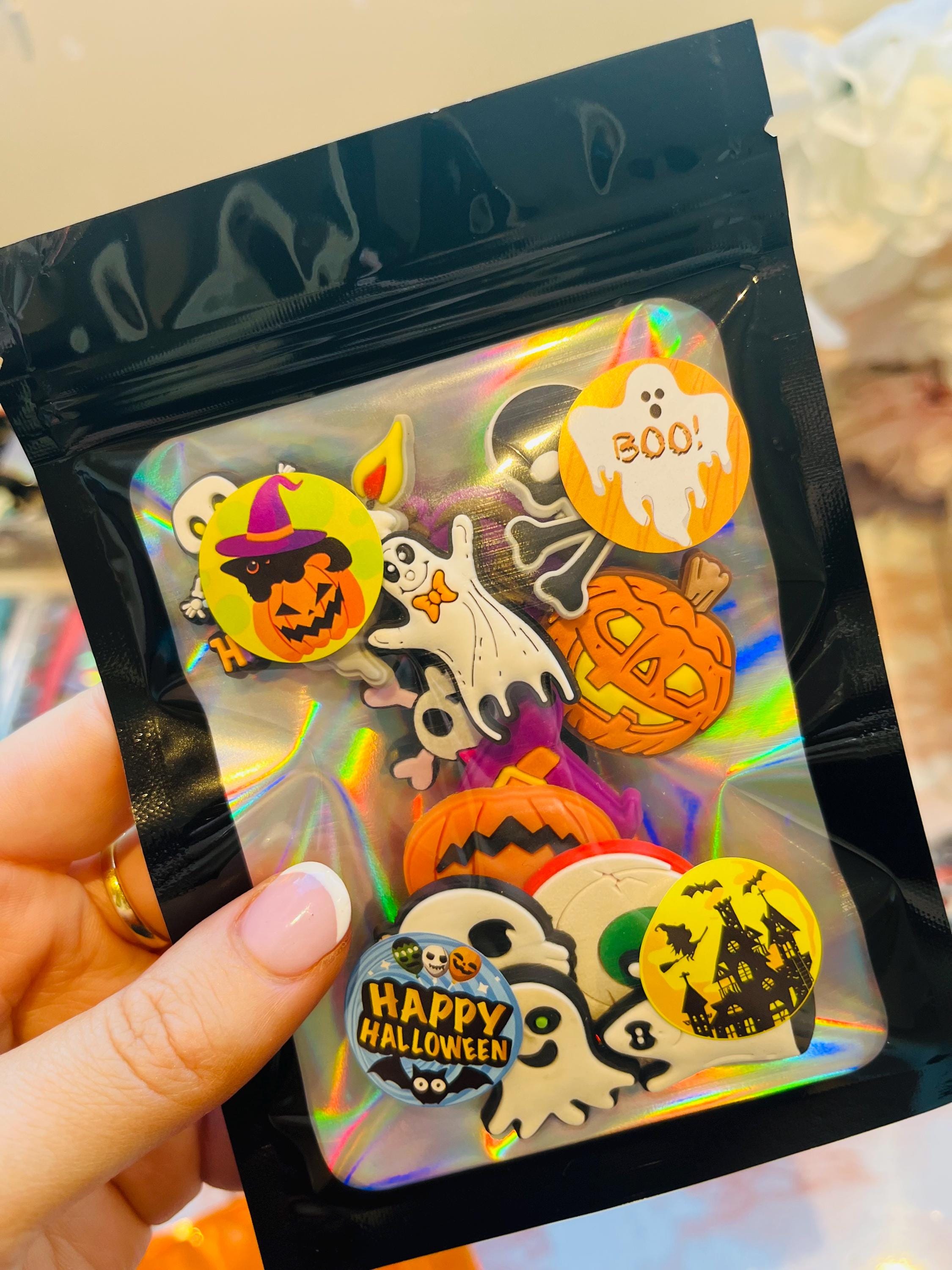 Halloween Croc Charms: Spooky Pumpkins, Ghosts, Witches - 13 Pack