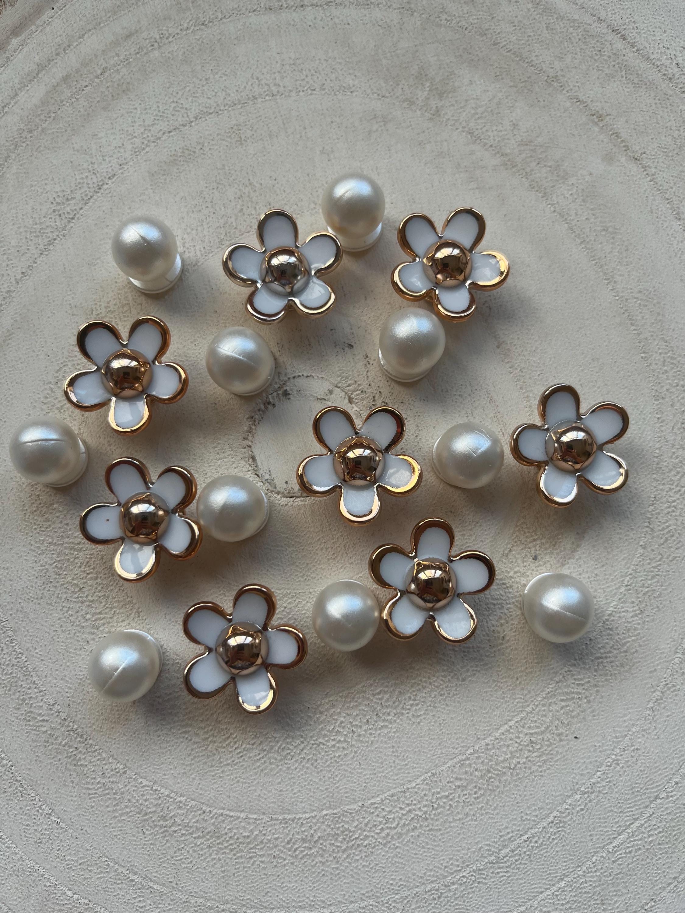 Set of Pretty Croc Charms | Set of 18 | Christmas Gifts | Flowers & Pearl Set