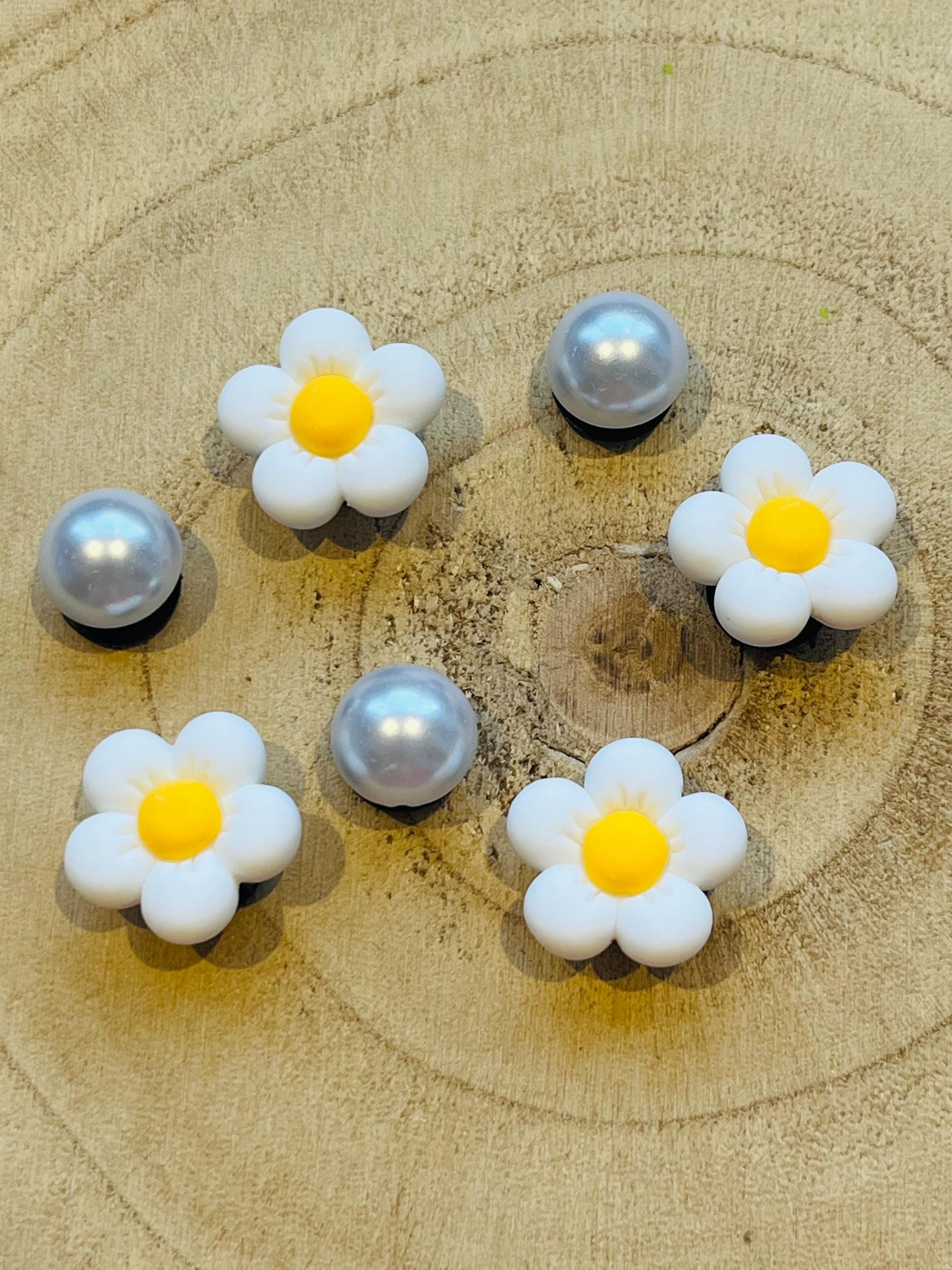 Pack of flower shoe charms with pearls daisy flowers pretty set