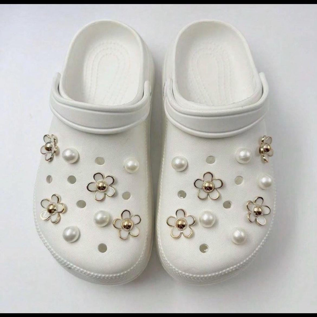 Set of Pretty Croc Charms | Set of 18 | Christmas Gifts | Flowers & Pearl Set